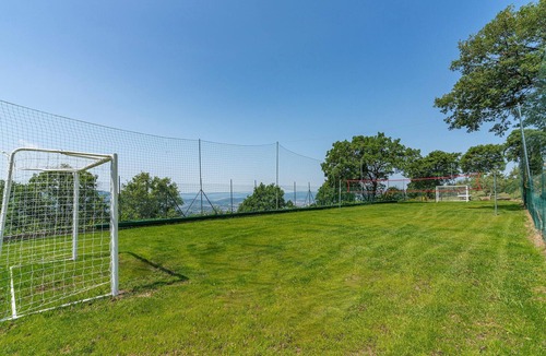 Arezzo House | Cozy home in Arezzo AR with private swimming pool, can be inside or outside