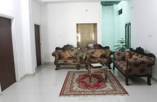 Varanasi House | Cozy Homestay near Mall Road