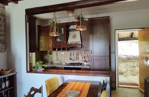 Sarnano House | Cozy little house in the woods! Relax, breathe, reconnect with Nature.