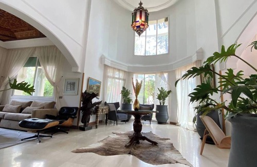 Riad Al Atlas House | Dar El Hana - Private Pool-Serene 4-bedroom house with AC in vibrant Marrakesh