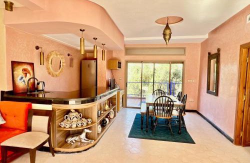 Lalla Takarkoust House | Dar NFis Suites et chambres de luxe dans un havre de paix vue paradisiaque au bord du lac