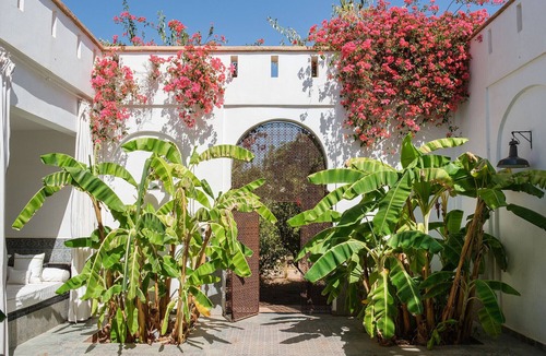 Sidi Abdallah Ghiat Villa | DAR TANIA, Contemporary villa with private heated pool Ourika road