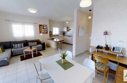 Ra'ananna Apartment | Deluxe 2 bedrooms with sun balcony - Haprachim St