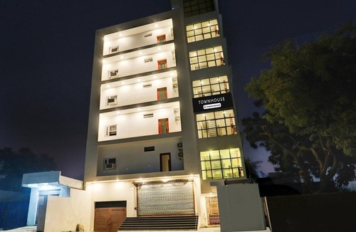 Varanasi House | Deluxe OYO Townhouse Balua Road Pahadiya