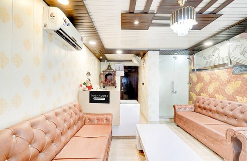 Dehradun House | Deluxe with Twin BedRispana Pul Haridwar
