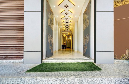 Patna House | DeluxeAnisabad Near Mahavir Sansthan