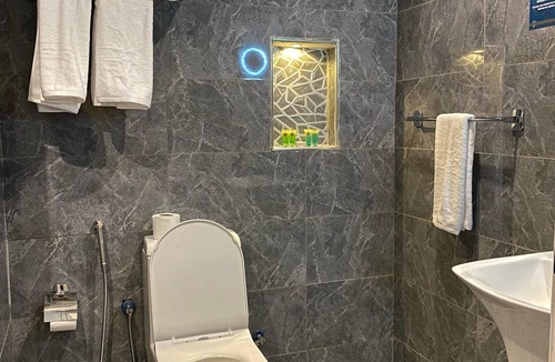 Medina Hotel | Diamond Corners Circular Hotel