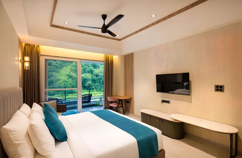 Sirala Hotel | DLS Divine River Resort & Spa