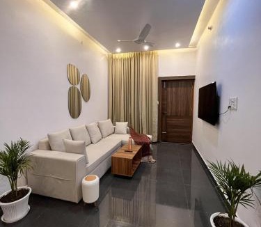 Dehradun House | Elara stays by O-Bandhu
