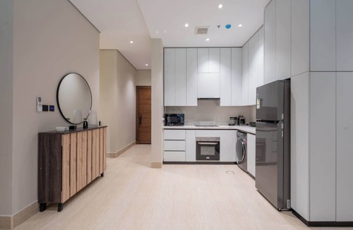 Ar Rawdah Apartment | Elegant 2BR Apartment with Self Check-in and Private Parking in Al Rawdah