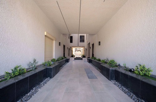 Ar Rawdah Apartment | Elegant 2BR Apartment with Self Check-in and Private Parking in Al Rawdah