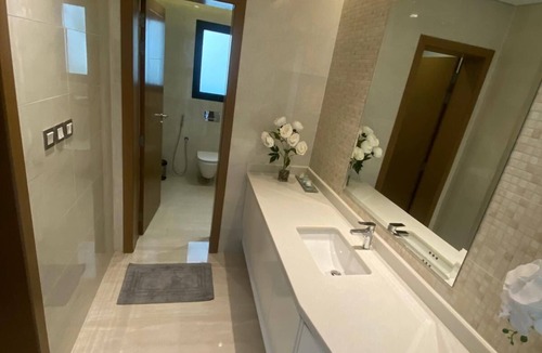 Budaiya House | Elegant 4 Bedroom Bungalow with all inside amenities.Good for 10 family members