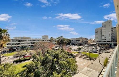 Herzliya Pituach Apartment | Elegant Beachside Apartment