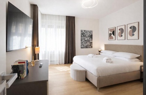 Ripa Apartment | Elegantis Aventino Charming Flat with Private Terrace - Colosseo, Metro and Circo Massimo Nearby