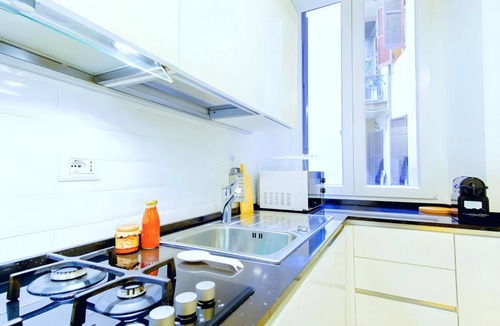 Sallustiano House | Elegantis.it Milos Suite Apartment - Your Chic Retreat in Central Rome