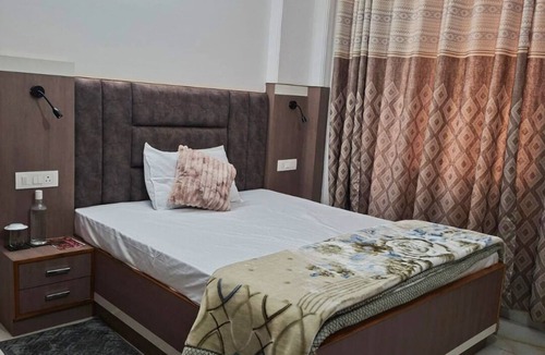 Chhota Shimla Bed & Breakfast | Elvora Heights BCS New Shimla