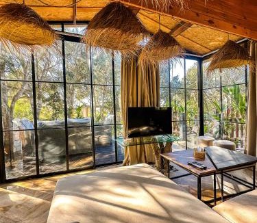Branes House | Evergreen 1BR Wood Cabin with Bassin & Terrace