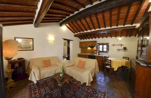San Pietro a Cegliolo Apartment | EXCLUSIVE CASALE x38 Beautiful farmhouse surrounded by nature, with swimming pool just 3 km from Cortona
