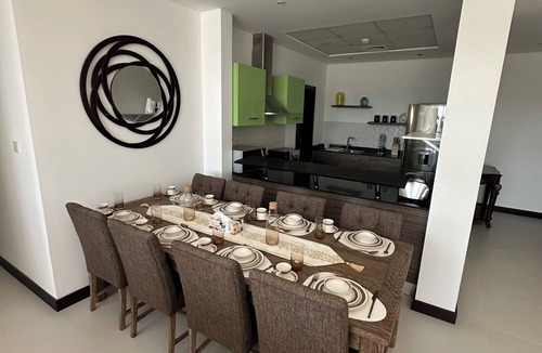 Manama Apartment | Extremely Luxurious 3-Bedroom Apartment with Panoramic Sea Views