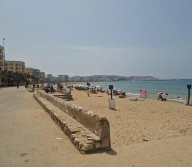 Branes Apartment | Familienfreundliches Beach Apartment Tanger Malabata Direkt am Meer