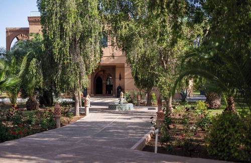 Oulad Hassoune Villa | Family villa Dar MOUDAR Marrakech - XXL pool & garden - services