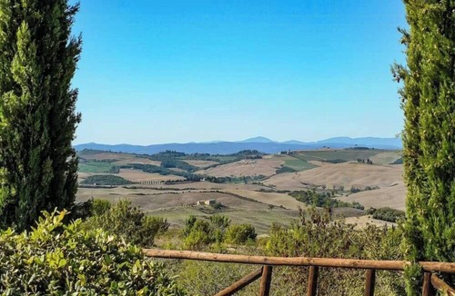 Asciano Apartment | Farmhouse apartment with pool near in Asciano