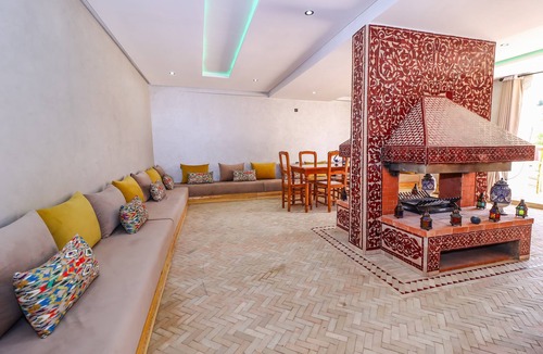 Menara House | Ferme d'hôte Zomorroda