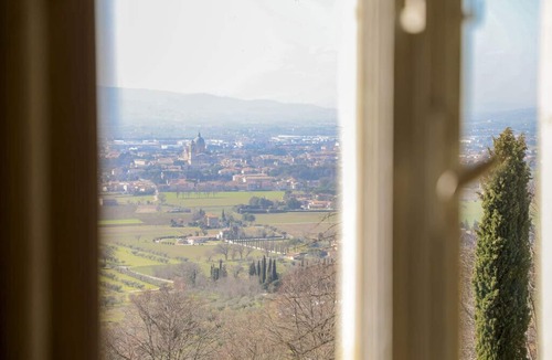 Assisi House | For those who love to pause in history and stories
