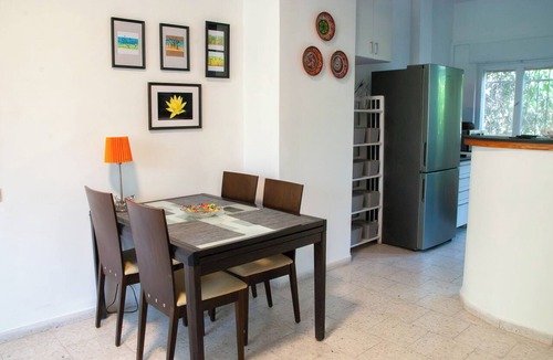 Katamon Apartment | Funky one bedroom best location