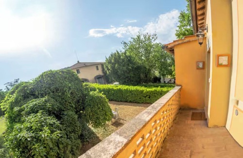 Bagnaia Cottage | Geraneo 2 - Small and quaint apartment on the second floor