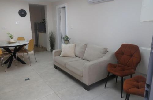 Beit Shemesh Apartment | Gold House
