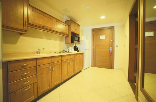 Buraydah Hotel | Golden Tulip Buraidah