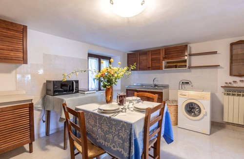 Campello sul Clitunno Apartment | Gorgeous apartment in Loc. Fontanelle with WiFi