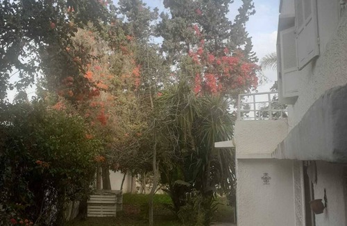 Rabat Apartment | Grand Appartement Paisible, 3 Chambres, vue sur Jardin, Central à Rabat