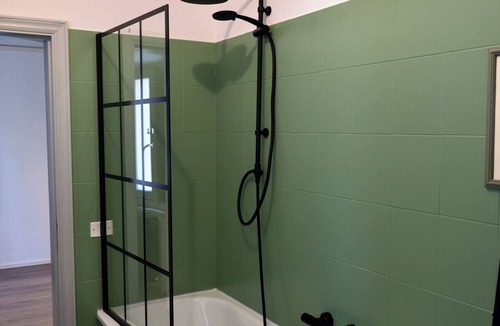 Treia House | Green Room · Casa del Fattore, Villa Luzi