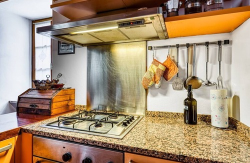 Old Town Apartment | GuestHost - Charming loft apartment of about 80 square meters, able to accommodate up to 5 people, located on the first floor of a period building (NO elevator - several external and internal steps).The property is located within the historic center of P