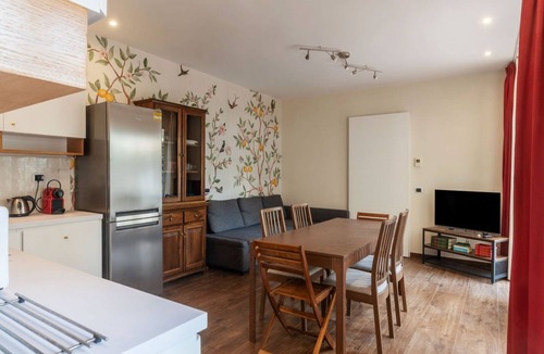 Sallustiano Apartment | GuestHost - Cozy and elegant 60 sqm apartment, perfect for 6 people, located on the first floor (NO lift) of a renovated period building in the heart of the historic center of Rome (NO traffic-limited area). The property is located just a few minutes fro