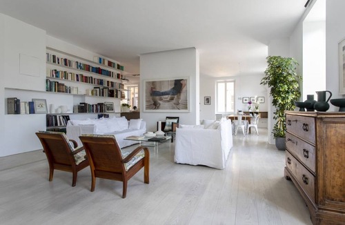 Esquilino Apartment | GuestHost - Large and bright 200sqm apartment, able to accommodate up to 7 people, located on the 3rd floor with elevator (not suitable for disabled people) of a building dating back to the 19th century. The property overlooks Piazza Fanti's garden and i