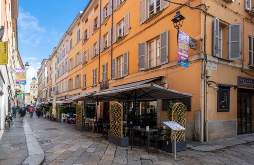 Parma City Centre Apartment | GuestHost - Large Apartment in the Historic Center of Parma