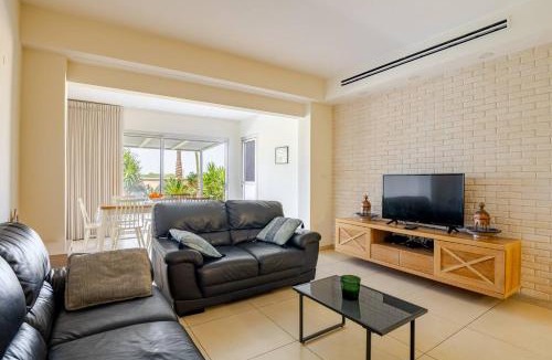 Nahariya Apartment | GW002 Seafront Garden 4BR Apartment near Shavei Tzion Beach