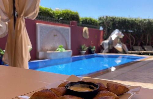 Targa Villa | Half-board included | Charming villa | Heated private pool | Jacuzzi | Near downtown