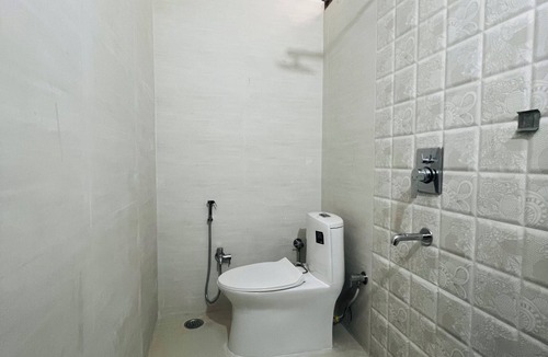 Sigra Bed & Breakfast | Hariaaksh stay is a luxurious yet affordable home stay.