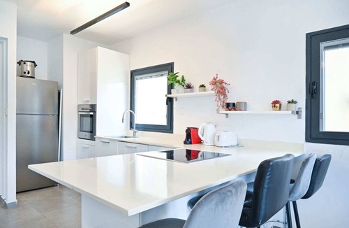 Old North Apartment | Hayarkon Joie - Two Bedroom Apartment, Sleeps 4