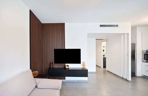 Old North Apartment | Hayarkon Joie - Two Bedroom Apartment, Sleeps 4