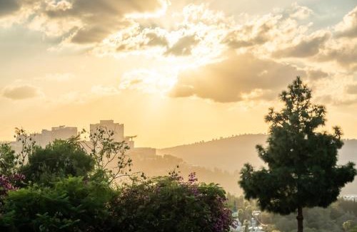Ein Karem House | Historical 2 bedrooms home with a Private Jacuzzi
