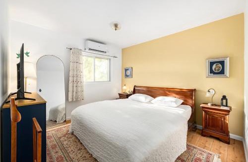 Ein Karem House | Historical 2 bedrooms home with a Private Jacuzzi