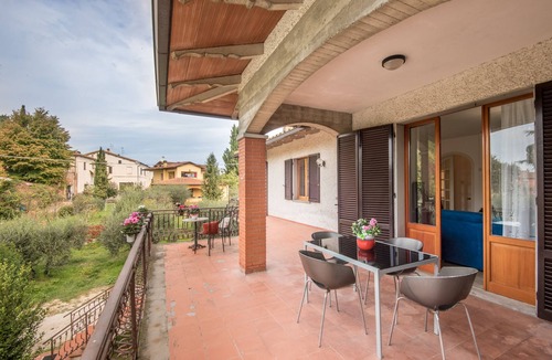 Santarello Apartment | Holiday Apartment "Appartamento Ulivo" with Garden & Terrace