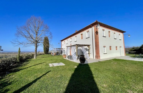 Valiano Apartment | Holiday Apartment "Camelie" with Shared Pool, Shared Garden & Wi-Fi