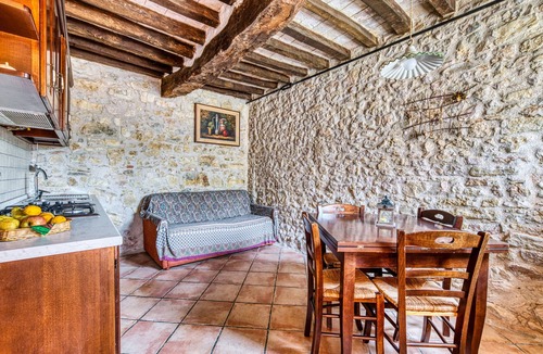 Giano dell'Umbria Other | Holiday Home 'Casale Storico XVII Sec - Rosa' with Mountain View, Shared Pool and Wi-Fi