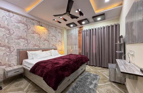 Mahmoorganj Apartment | Homlee-Kashi-2BHK-Lift-Parking-3km KV Temple